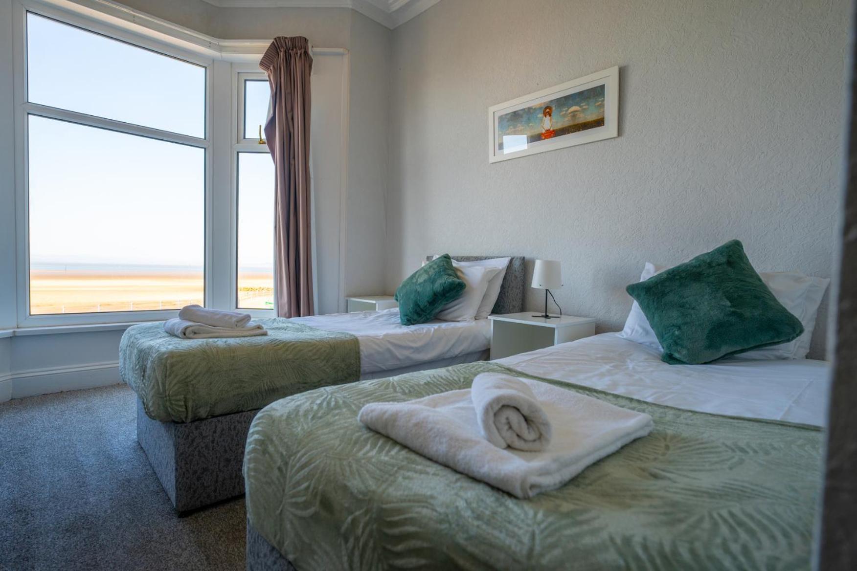 The Clifton Seafront Hotel Моркамб Екстериор снимка